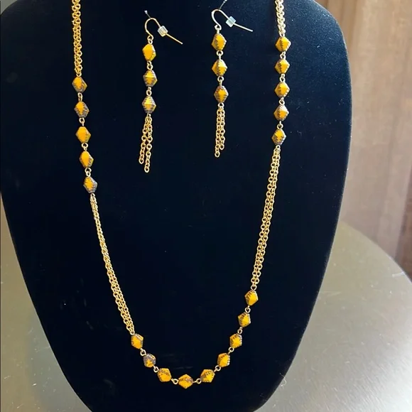 Authentic Seasonal Whispers Gold and Yellow Beaded Necklace and Earring Set New - Picture 8 of 17